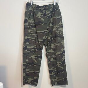Men's Camo Cargo Pants in Olive Green